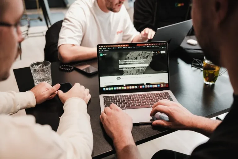 How to Build a Useful Article Around lapzoo.com Without Sounding Generic