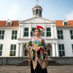 Model kebaya cantik dan elegan: Style Guide, Trends, Looks, and Outfit Ideas
